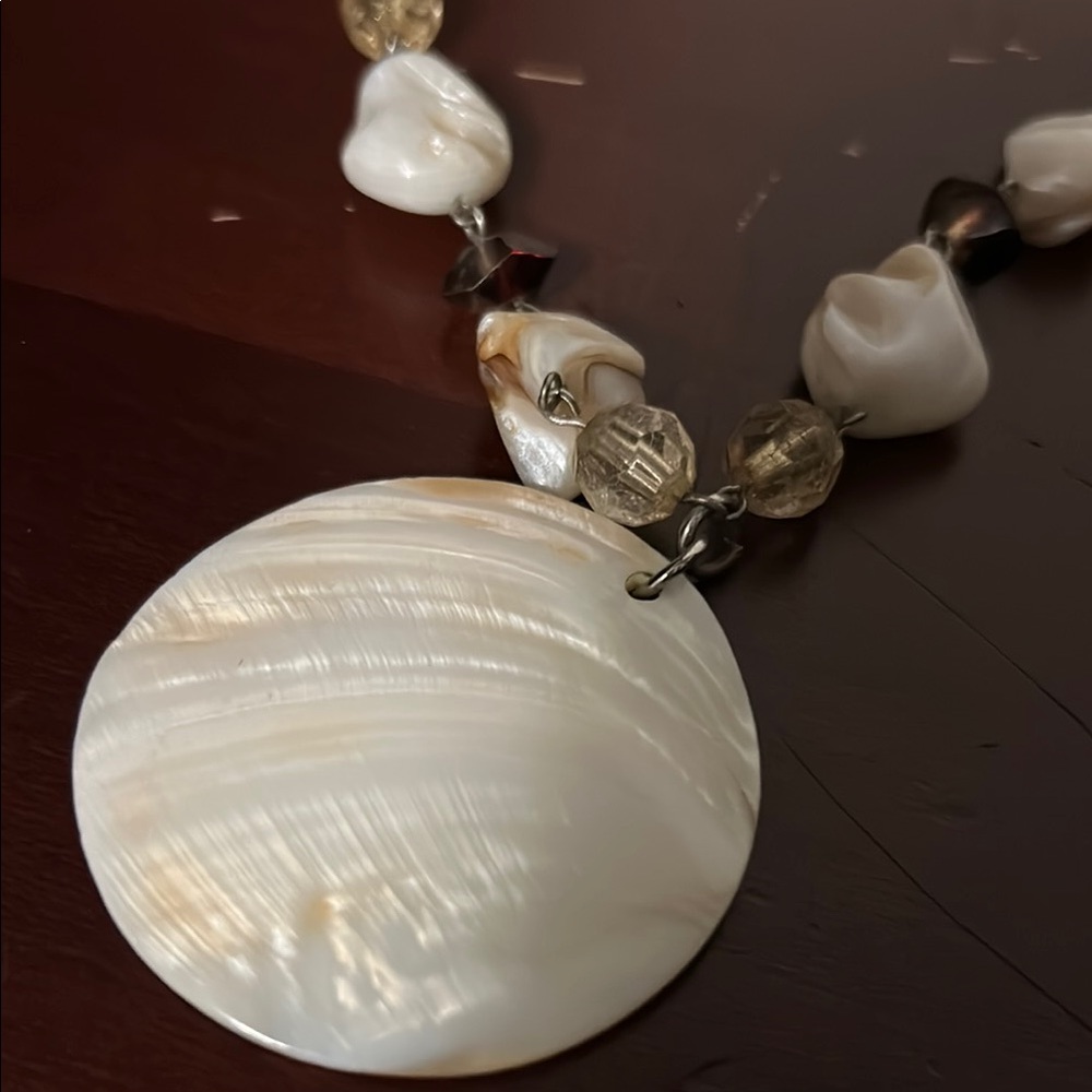 Shell necklace - Picture 2 of 3